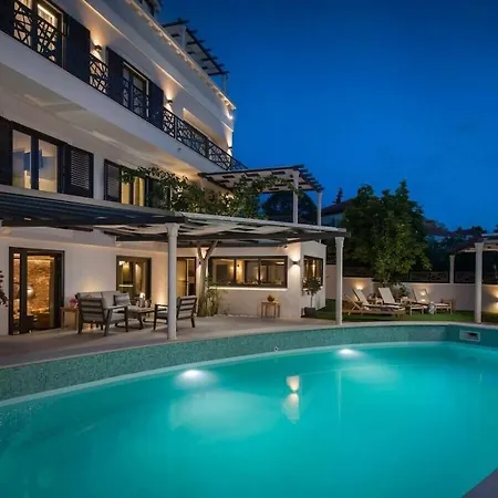 In With Swimming Pool *